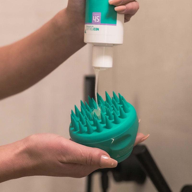 Neofollics Scalp Massaging Shampoo Brush